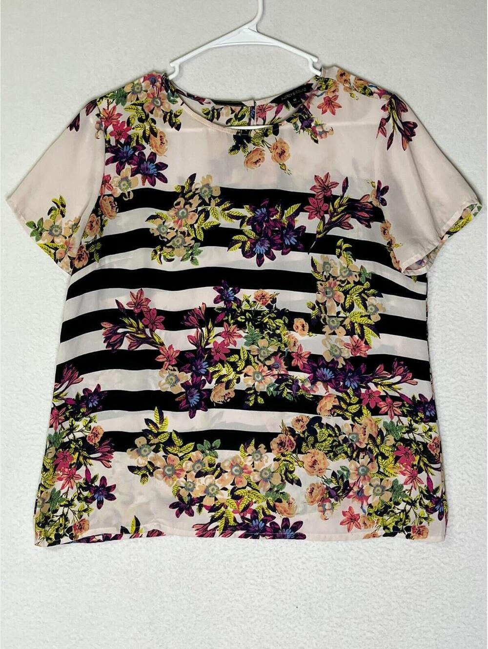 Audrey & Celine Multicolor Floral T-Shirt Top Short Sleeve Women's Size Medium